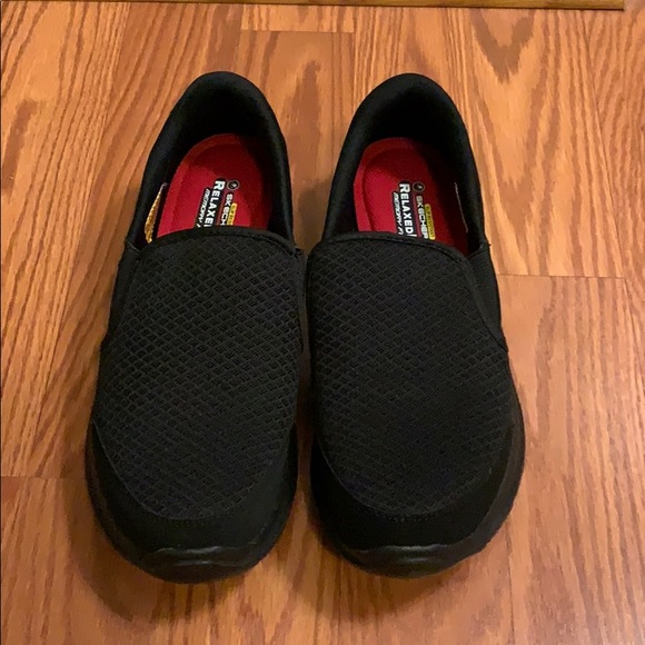 non slip resistant shoes skechers